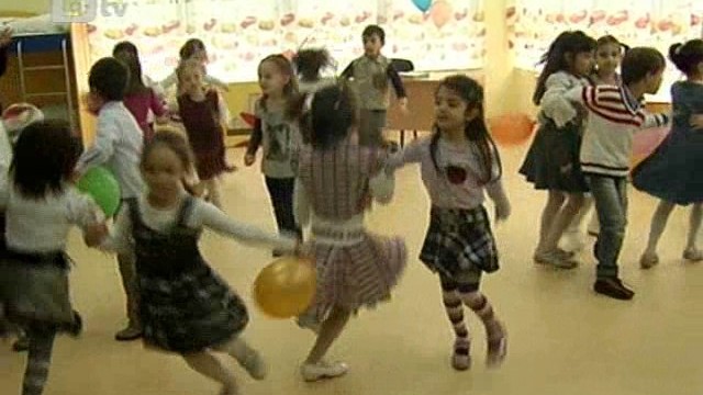 Снимка: Малчугани представят оперетата 