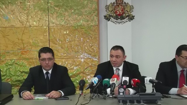 Снимка: Петима арестувани по афера с ДДС имали чадър в МВР и МФ