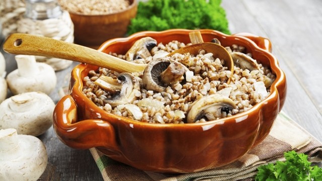 Снимка: Постни рецепти: 21 декември: Елда с гъби