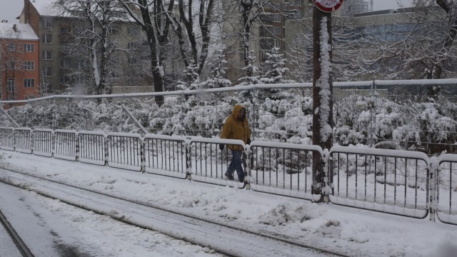Снимка: Опасни снеговалежи, поледици и силен вятър в цялата страна