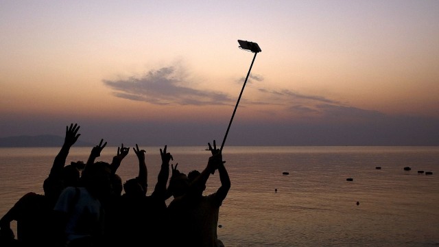 Снимка: Близо 400 мигранти са засечени днес южно от гръцкия остров Гавдос