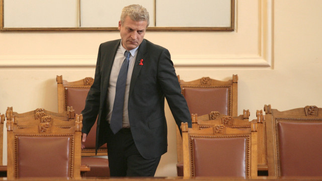Снимка: Утре ще се разбере остава ли Москов начело на здравното министерство