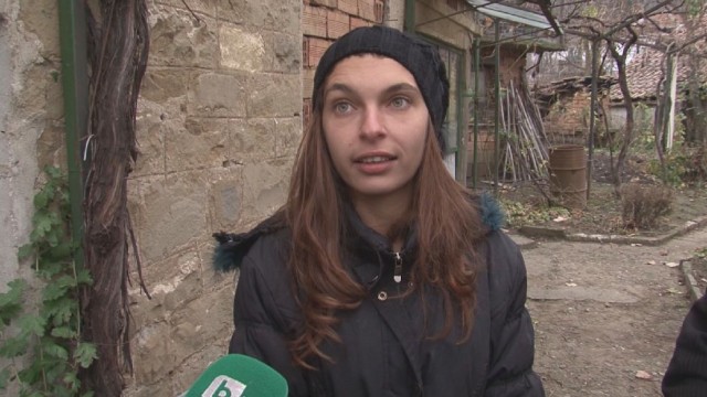 Снимка: На Коледа стават чудеса: Безмерна помощ за семейството на Инна от Ребърково