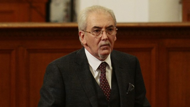 Снимка: Лютви Местан се закани да съди всички, които го обвиняват в измяна