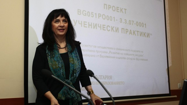 Снимка: Ваня Кастрева: Децата ще учат как да управляват личния си бюджет