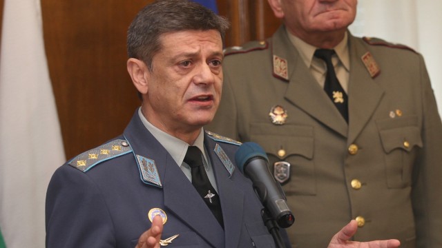 Снимка: Началникът на отбраната подаде рапорт за напускане