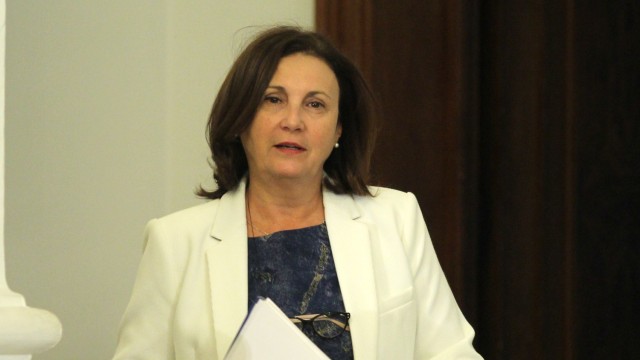 Снимка: Румяна Бъчварова: Правителството не иска да скрие никаква информация за ЧЕЗ