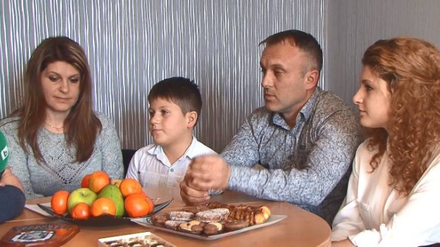 Снимка: Баща и син от Тутракан получиха награди от МВР 