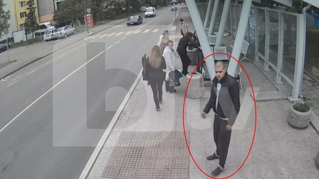 Снимка: Започва делото срещу младежа, изритал възрастна жена в Бургас