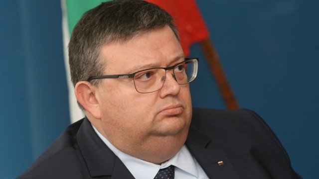 Снимка: Властта в един глас: Пробив в акцизната система? Няма такова нещо!