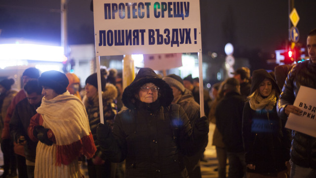 Снимка: Нови протести срещу мръсния въздух в София и Русе