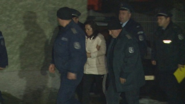 Снимка: Пуснаха на свобода майката на убитата Дамла от Момчилград