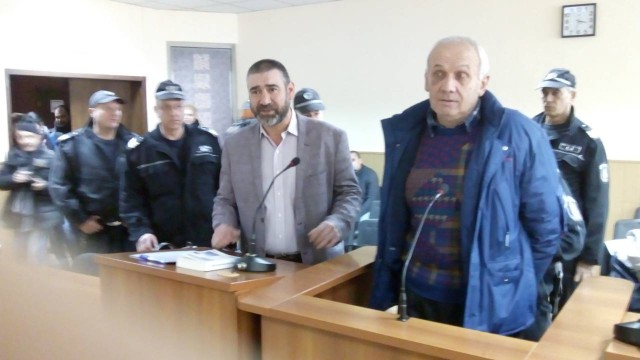 Снимка: Пуснаха шофьора, убил 11-годишно момиче в Първенец, срещу подписка