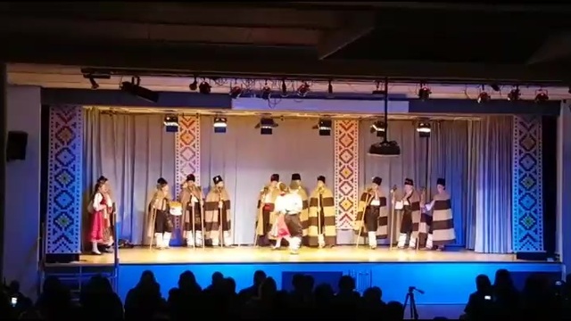 Снимка: Българско хоро за Коледа в Германия!
