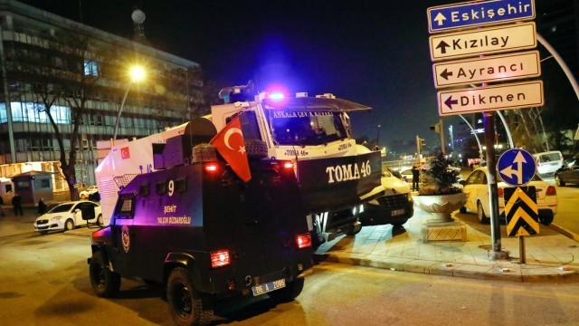Снимка: Турция задържа организатора на фотоизложба в Анкара, на която беше убит руския посланик