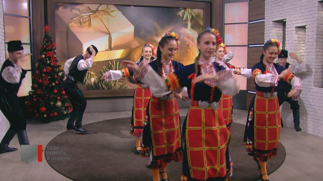 Снимка: Ансамбъл „Чинари” на 26 години 