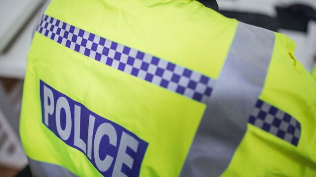 Открито е тяло при търсене на заподозрян след като жена