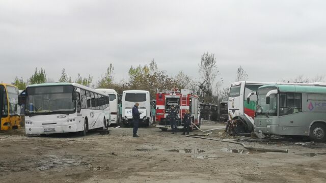 Снимка: Пожар в столичния кв. „Малашевци“ 