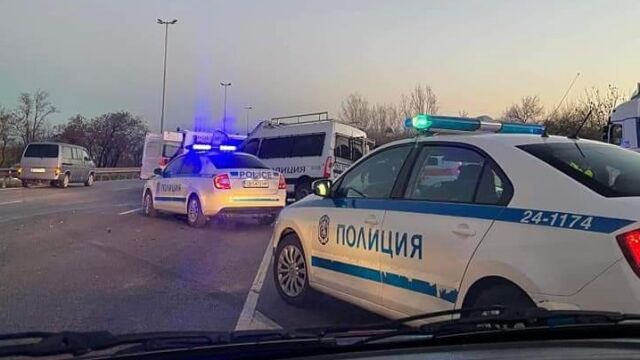 Снимка: Почина полицаят, пострадал при гонка с мигранти край София