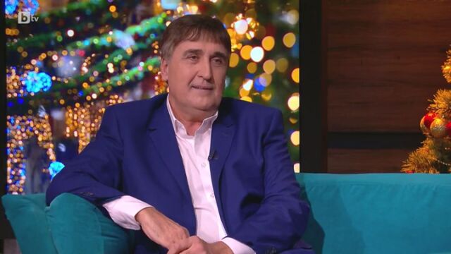Снимка: Веселин Маринов: С внуците празникът е чудо! Уших си костюм на Дядо Коледа