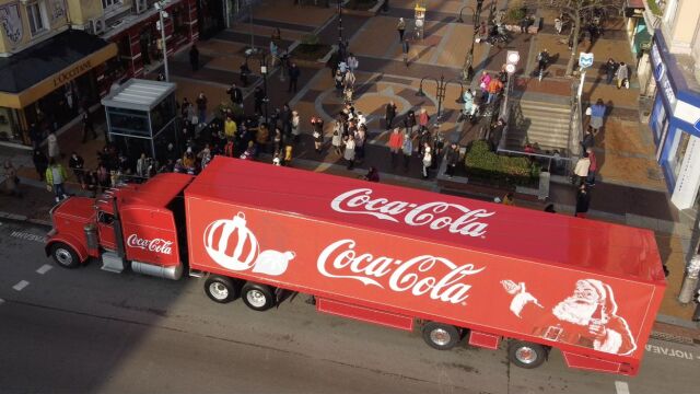 Снимка: Коледният камион на Coca-Cola пристигна в България