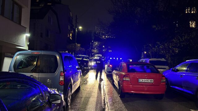 Снимка: При гонка с полицията: Катастрофа в столичния кв. 