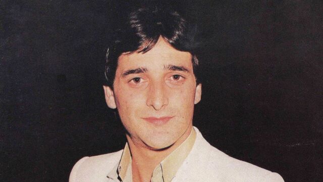 Снимка: Навръх Бъдни вечер: Почина иконата на гръцката музика Василис Карас (ВИДЕО)