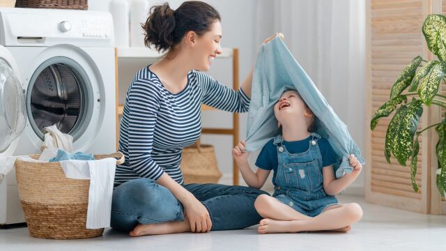 Снимка: Чисти дрехи, чиста съвест: Край на упоритите петна със силата на природата