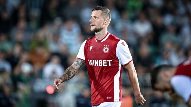 Снимка: Тежко наказание за клуба на бивш 