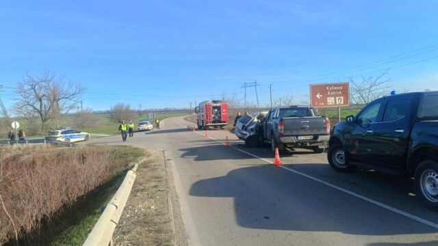 Снимка: Тежка катастрофа край Шумен, млада жена загина