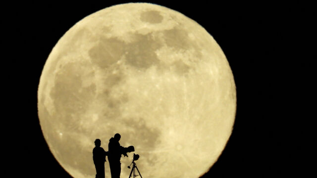 Последна суперлуна за 2025 г.: Студената Луна озарява нощта на 4 декември