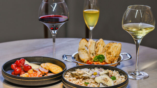 Снимка: В навечерието на Никулден: кое е най-подходящото вино, което се съчетава с риба 