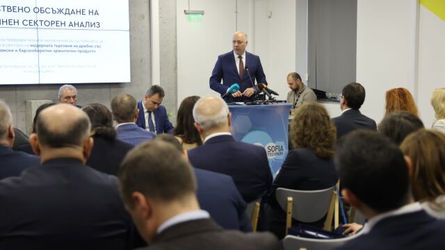 Снимка: Желязков: Няма данни за спекулативно повишаване на цените във връзка с еврото