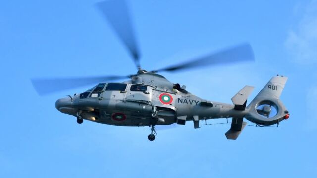 Евакуирани са трима души от танкера, заседнал край Ахтопол