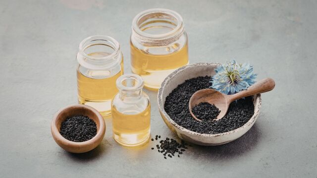 Снимка: Масло от черен кимион: Подпомага отслабването, метаболизма и имунната система