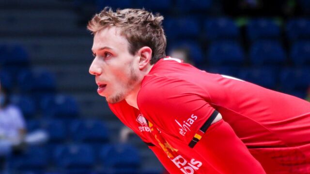 Снимка: Българският зет от отбора на Мони Николов бори страшно заболяване