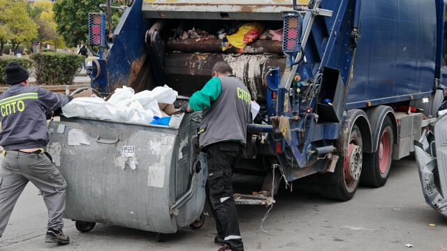 19% по-скъпо, за да няма криза с боклука: Удължиха договорите за чистотата на 6 столични района