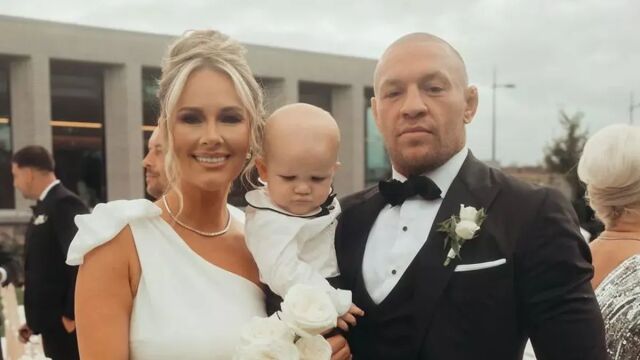 Снимка: Изнасилвачът Конър Макгрегър вдигна сватба във Ватикана 