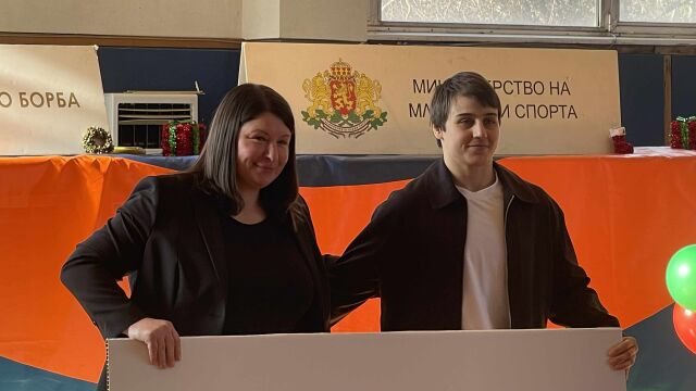 Снимка: Янева и Рамазанов са №1 в борбата