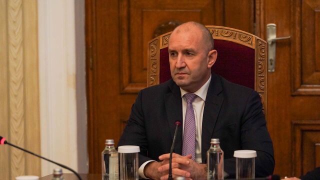 Трети ден консултации: БСП и ИТН при президента на Дондуков“ 2 