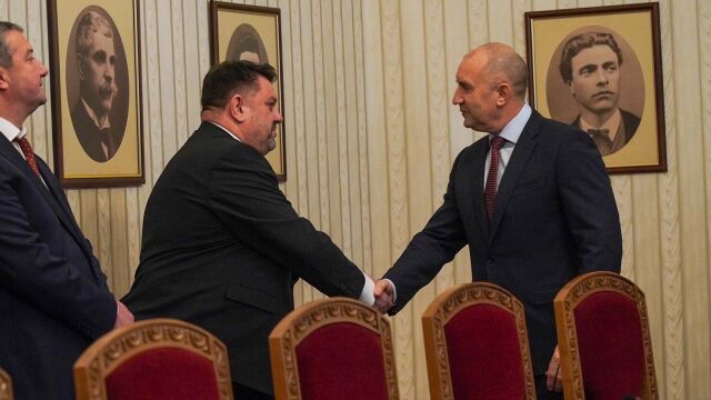 Зафиров към Радев: Няма да участваме в разговори за правителство, парламентът е нелегитимен