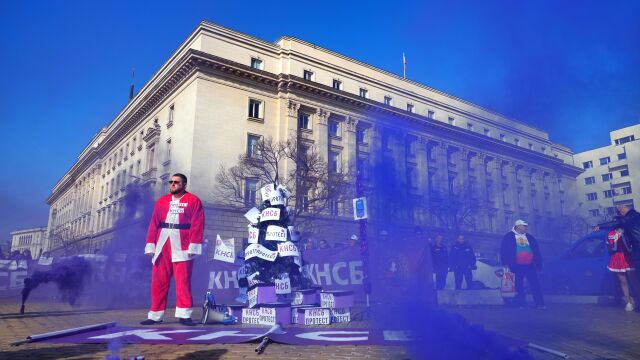 Снимка: „600 000 работещи са без ръст на заплатите“: КНСБ е в готовност за протести и стачки в предприятия