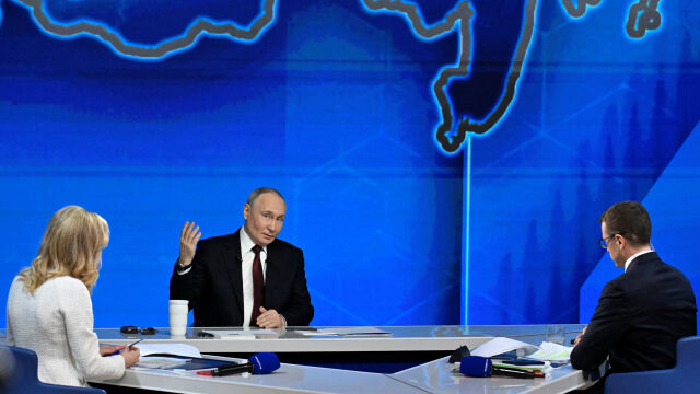 Снимка: Путин: Русия иска да сложи край на войната в Украйна с мирни средства