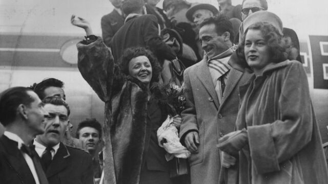 Снимка: 110 години Едит Пиаф - една от най-великите певици на Франция! (СНИМКИ + ВИДЕО)