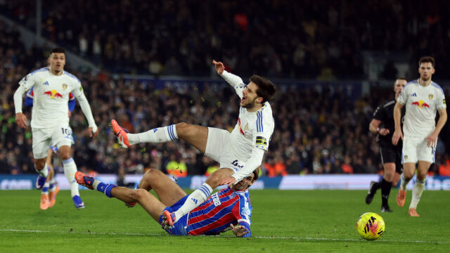 Снимка: Лийдс удари уморения Палас, Илия Груев изработи гол