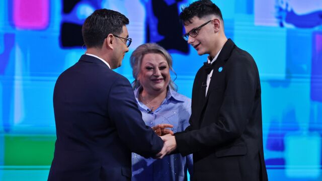 Историята на Петя и Влади: От дома за изоставени деца до майчината прегръдка