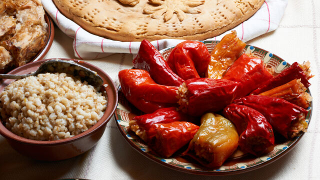 Снимка: Как да приготвим пълнени сушени чушки с боб – според региона, в който живеем