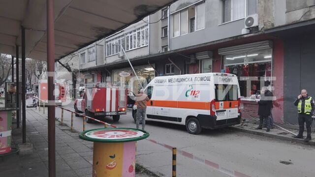 Двама пешеходци загинаха, след като кола се вряза в тротоар до Кооперативния пазар във Варна