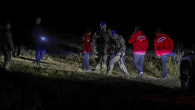 Снимка: Пращат в Германия черната кутия от самолетната катастрофа, при която загинаха либийски военен началник