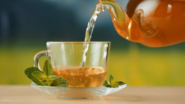 Снимка: Изберете чая, плодовете и зеленчуците за разтоварване 